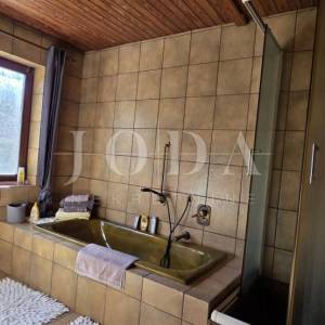 Ekskluzivna kuća u Jadranovu s bazenom, pogledom na more i velikom parcelom