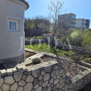 Ekskluzivna kuća u Jadranovu s bazenom, pogledom na more i velikom parcelom