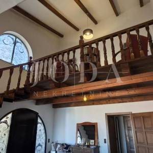 Ekskluzivna kuća u Jadranovu s bazenom, pogledom na more i velikom parcelom