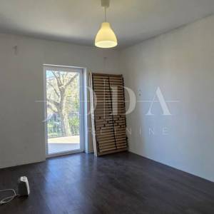 Ekskluzivna kuća u Jadranovu s bazenom, pogledom na more i velikom parcelom