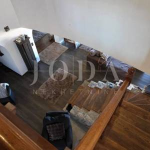 Ekskluzivna kuća u Jadranovu s bazenom, pogledom na more i velikom parcelom