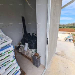 Elegantna vila u mirnom okruženju nadomak mora s pogledom na vinograde i maslinike