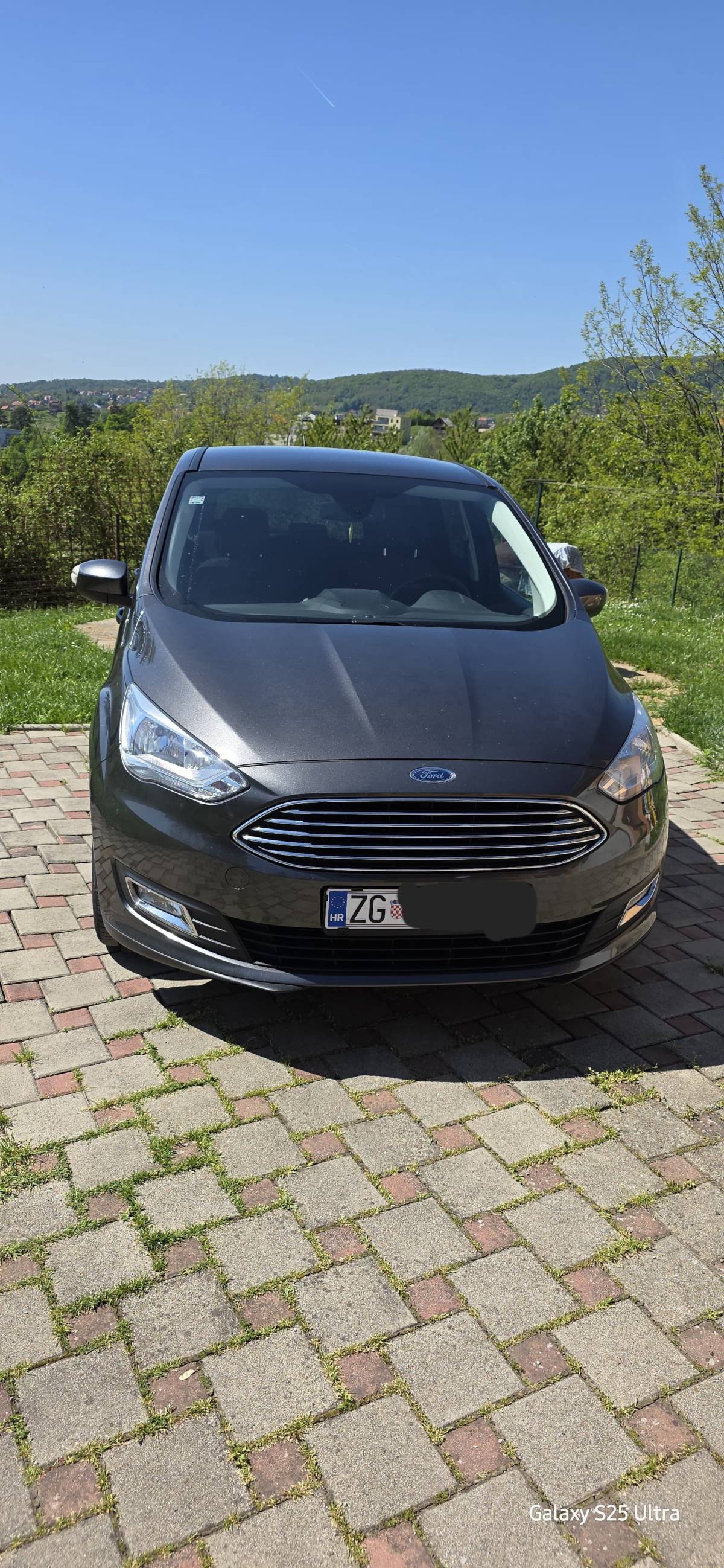 Ford C-max 1.5 tdci,TITANIUM oprema