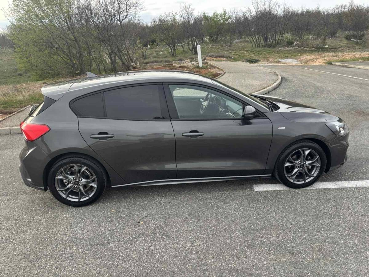 Ford Focus  1.0 EcoBoost STline automatik