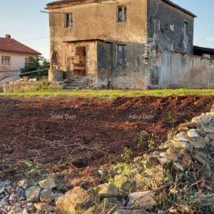 Galižana –kamena kuće s građevinskim zemljištem i šternom