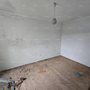 Galižana –kamena kuće s građevinskim zemljištem i šternom