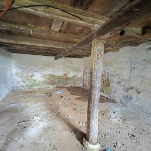 Galižana –kamena kuće s građevinskim zemljištem i šternom