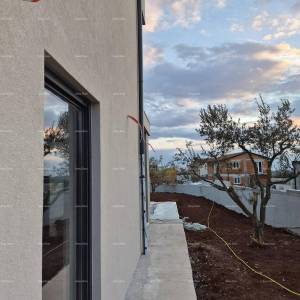 GALIŽANA - Prodaja moderne kuće s bazenom, jacuzzijem i pogledom ma more!