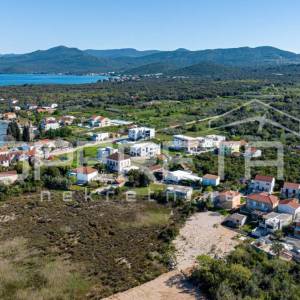 Građevinsko zemljište 1000 m2 s pogledom na more – Pelješac