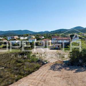 Građevinsko zemljište 1000 m2 s pogledom na more – Pelješac