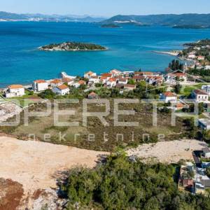 Građevinsko zemljište 1000 m2 s pogledom na more – Pelješac