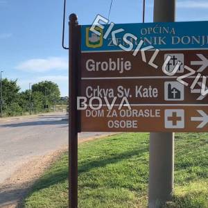 Građevinsko zemljište 1032 m2 – Zemunik Donji *Pravilan oblik* (ID-2565/E)