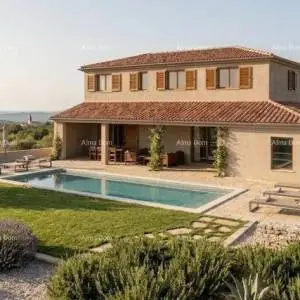 Građevinsko zemljište 680 m2 s pravomoćnom dozvolom, Svetvinčenat