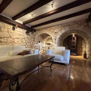 Grižane – adaptirana kamena kuća s pogledom na more