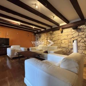 Grižane – adaptirana kamena kuća s pogledom na more