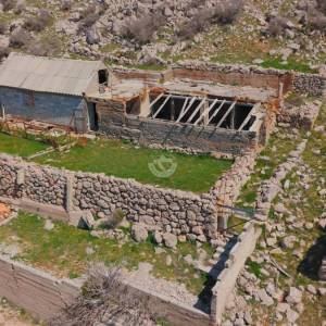 Hrvatska, Gospić, Lukovo Šugarje, 1570 m², zemljište u prvom redu do mora s ruševinom i potencijalom za gradnju
