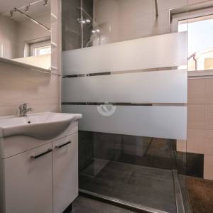 Hrvatska, Zadar, Vinjerac – kuća sa 6 apartmana i pogledom na more, 299 m², idealna investicija