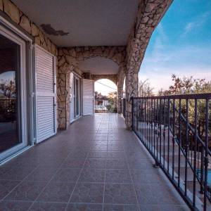 Hrvatska, Zadar, Vinjerac – kuća sa 6 apartmana i pogledom na more, 299 m², idealna investicija