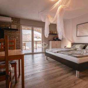 Hrvatska, Zadar, Vinjerac – kuća sa 6 apartmana i pogledom na more, 299 m², idealna investicija