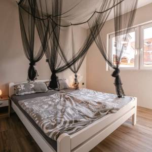 Hrvatska, Zadar, Vinjerac – kuća sa 6 apartmana i pogledom na more, 299 m², idealna investicija