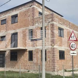 Hrvatski leskovac, novogradnja, 3 stana s vrtovima i PM