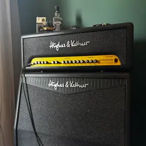 Hughes & Kettner pojačalo 100w i box 4x12