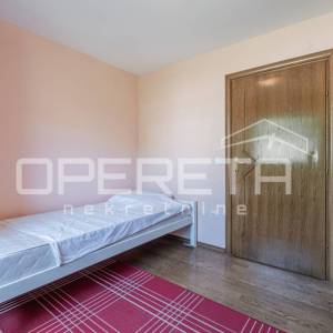 Ičići – prostran stan na 1. katu s tavanskim prostorom, terasom i 2 parkirna mje