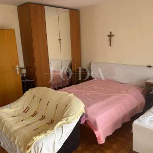 Investicijska kuća s 5 jedinica i otvorenim pogledom na more – Crikvenica, 300 m od mora