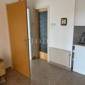 Investicijska kuća s 5 jedinica i otvorenim pogledom na more – Crikvenica, 300 m od mora