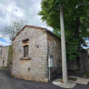 Istarska kamena kuća za adaptaciju,BERAM okolica