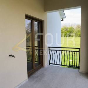 Istra, Barban, samostojeća kuća 206m2, terasa, balkon