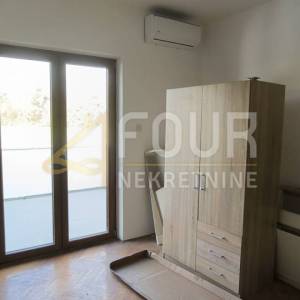 Istra, Barban, samostojeća kuća 206m2, terasa, balkon