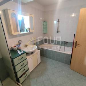 Istra, Labin, kuća sa 6 stanova