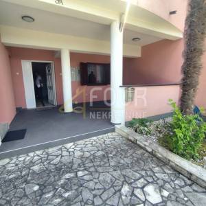 Istra, Labin, kuća sa 6 stanova