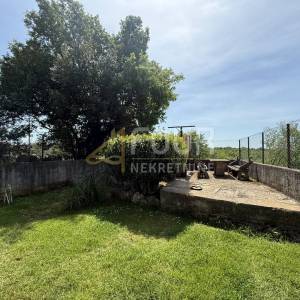 Istra, Marčana, samostojeći i dvojni gospodarski objekt