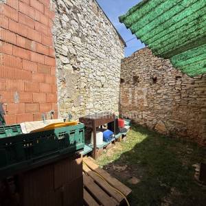 Istra, Marčana, samostojeći i dvojni gospodarski objekt