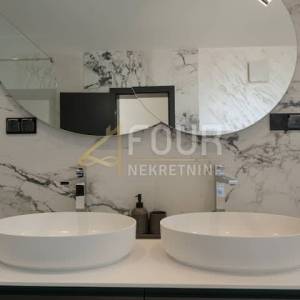 Istra, Medulin, Luksuzna vila s bazenom i pogledom na more