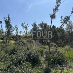 Istra, Medulin, poljoprivredno zemljište 403m2