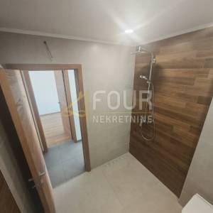 Istra, Pula, samostojeća kuća s bazenom