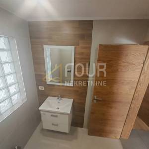 Istra, Pula, samostojeća kuća s bazenom