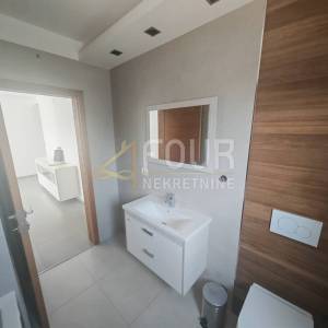 Istra, Pula, samostojeća kuća s bazenom