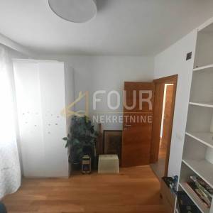 Istra, Pula, samostojeća kuća s bazenom