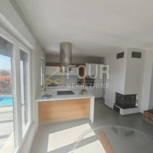 Istra, Pula, samostojeća kuća s bazenom