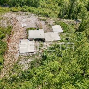 Istra, Tinjan- Građevinsko zemljište s projektom i započetom gradnjom- idealna i
