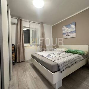 Istra, Trget - okolica, samostojeća kuća s bazenom