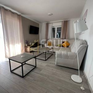 Istra, Trget - okolica, samostojeća kuća s bazenom