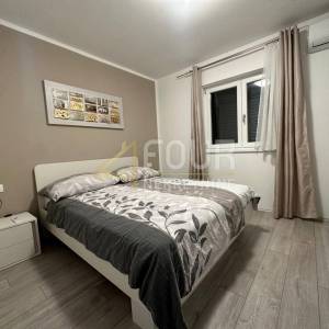 Istra, Trget - okolica, samostojeća kuća s bazenom