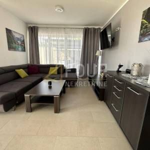 Istra, Trget - okolica, samostojeća kuća s bazenom