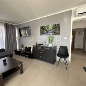 Istra, Trget - okolica, samostojeća kuća s bazenom