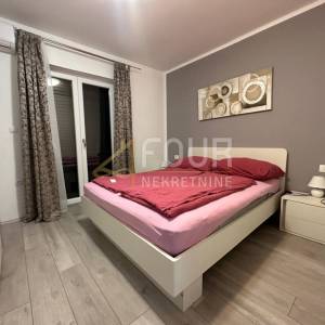 Istra, Trget - okolica, samostojeća kuća s bazenom